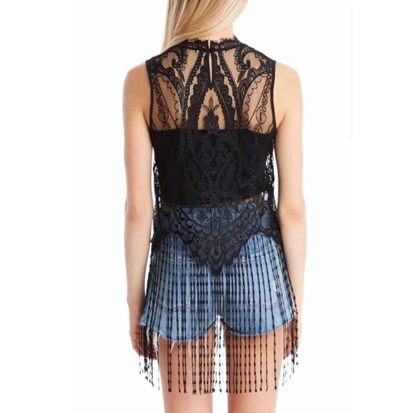✨ONLY LARGE LEFT✨FINAL PRICE✨Black Lace Fringe Top - Picture 3 of 5