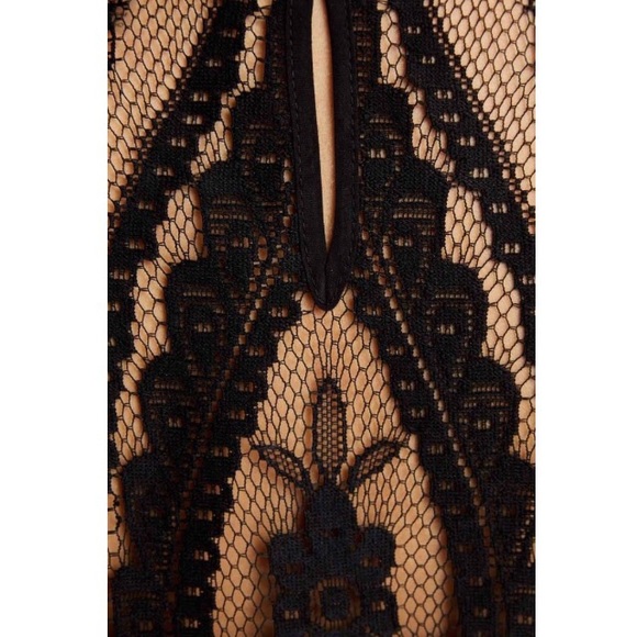 ✨ONLY LARGE LEFT✨FINAL PRICE✨Black Lace Fringe Top - Picture 4 of 5