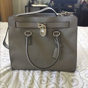 Michael Kors Hamilton Tote in Grey