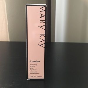 Brand New Mary Kay Vitamin C serum full sized