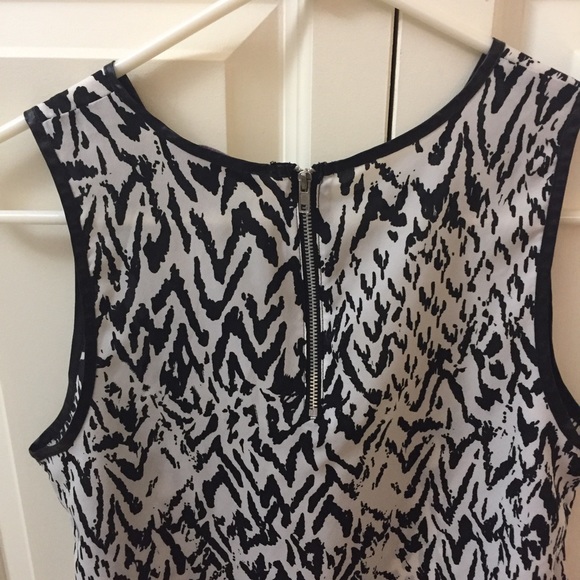 Zebra print tank top Size small - Picture 5 of 5
