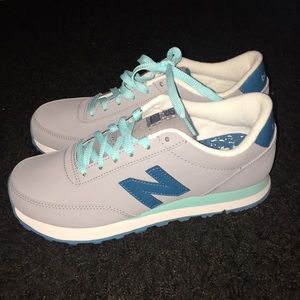 New Balance Sneakers (accepts offers🤝)