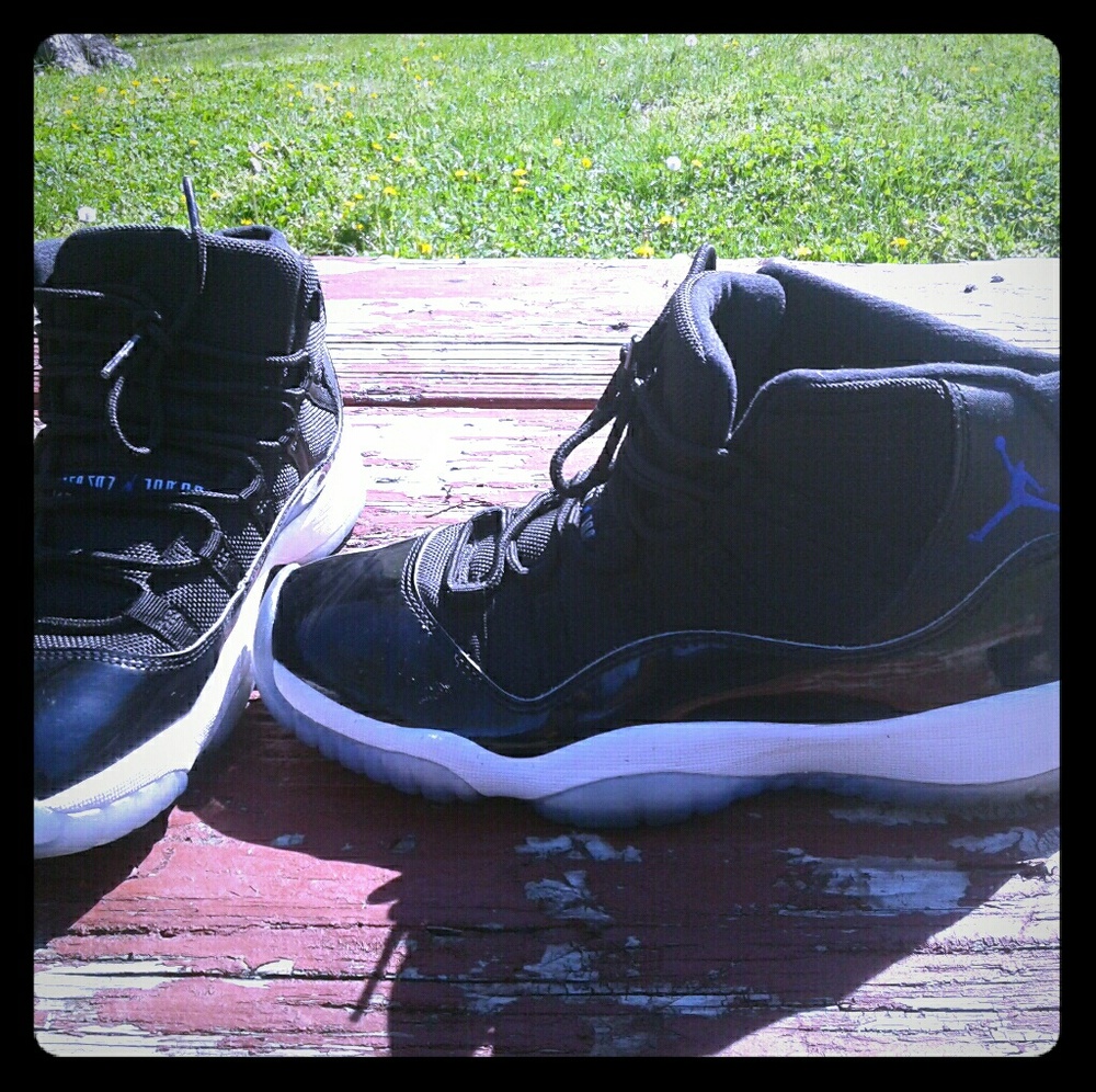 Space jam Jordan's size 6 1/2 like new !!!