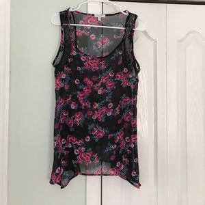 NWOT Floral blouse size large