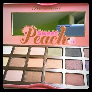 Too Faced Sweet Peach Eyeshadow Palette.