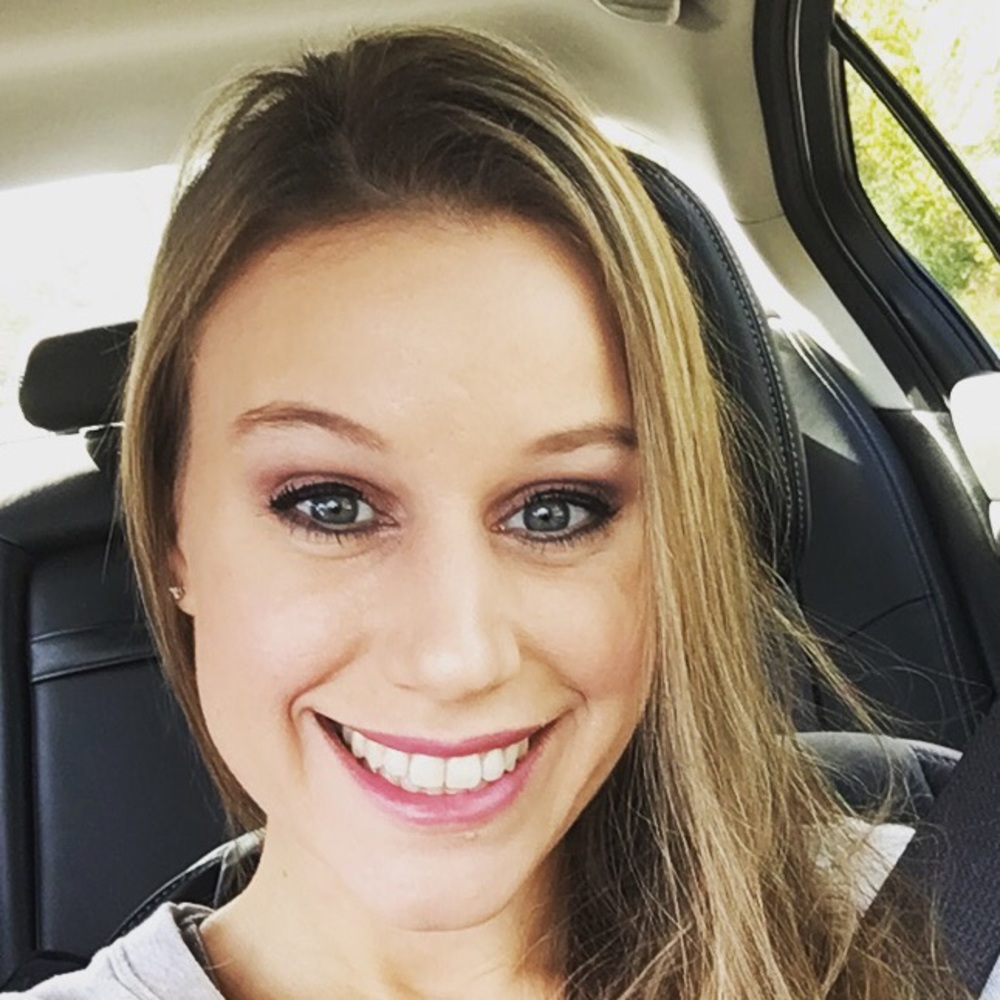 Hi I'm Jenae! Please take a look at my closet.