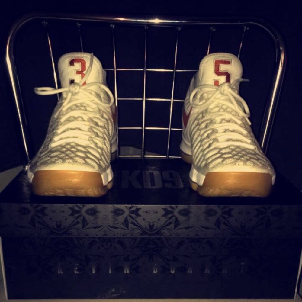 Nike Zoom KD9 Texas edition