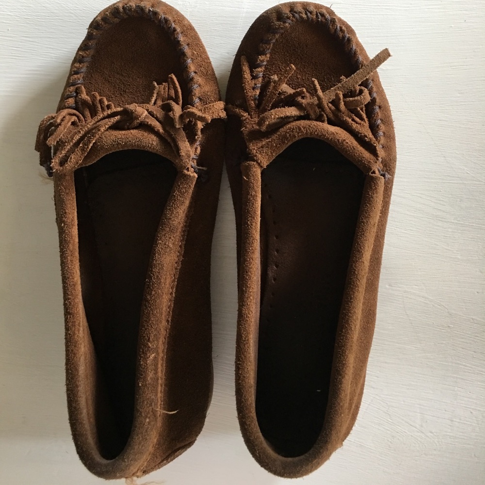 Minnetonka moccasins size 6