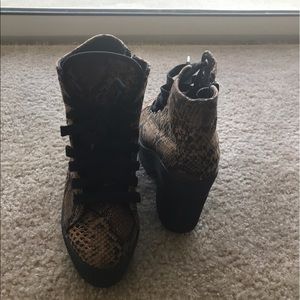 Jeffrey Campbell Asif platform boot