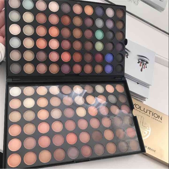 120 Eyeshadow Palette - Picture 1 of 4