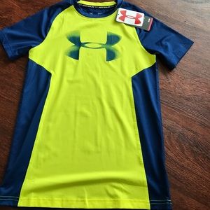 UNDER ARMOUR  T SHIRT