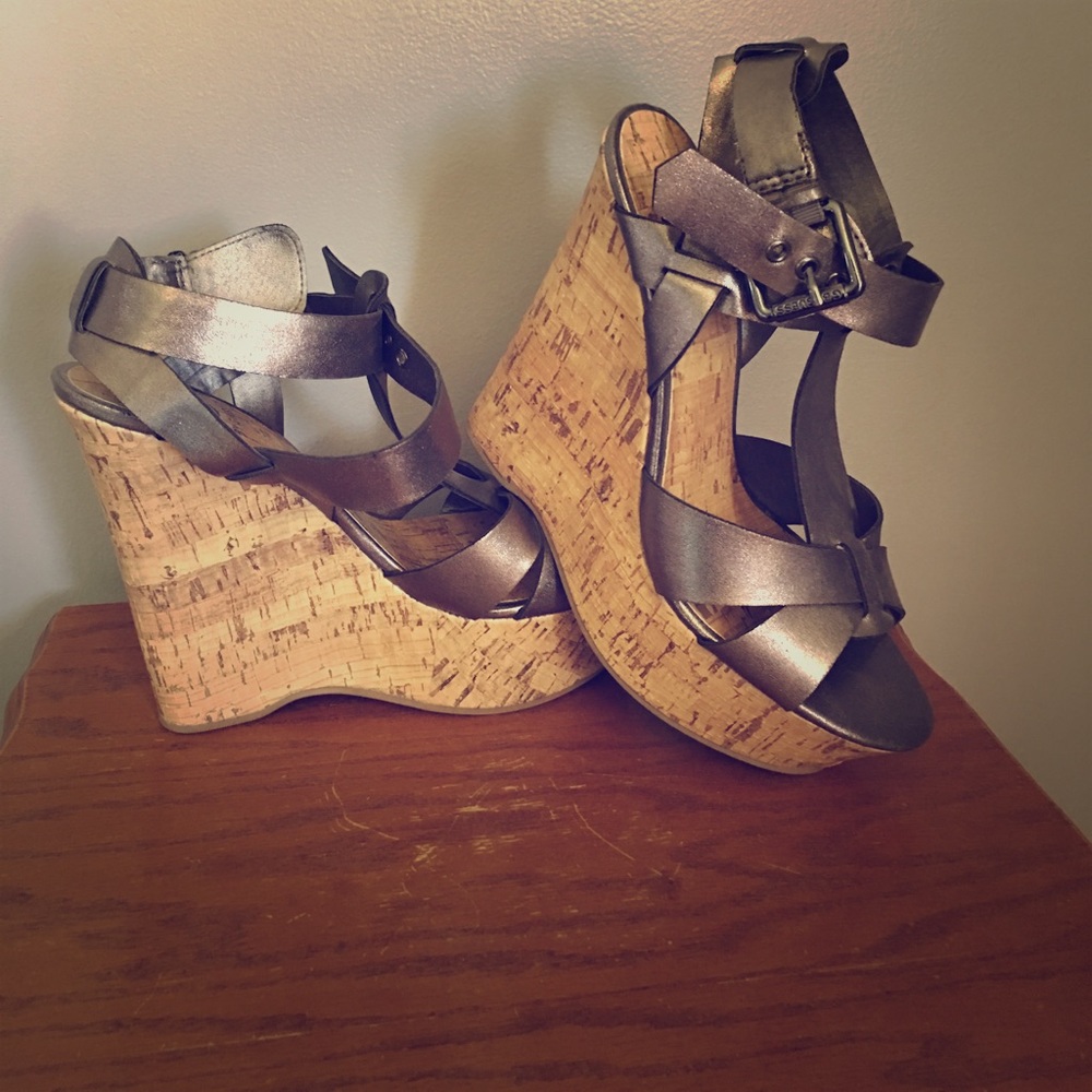 Guess wedges