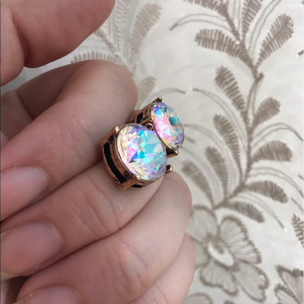 💝Iridescent Stud Earrings - Picture 3 of 6