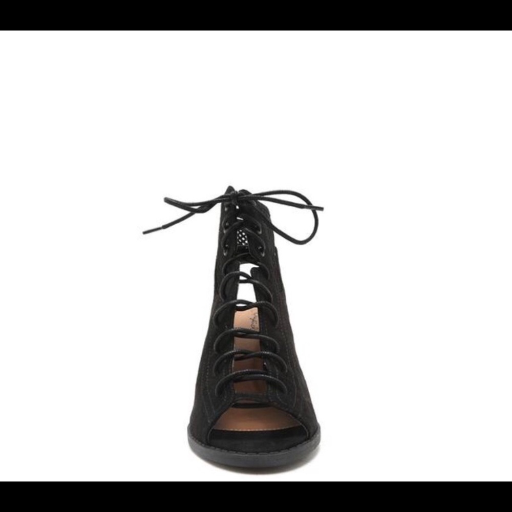 Black peep toe booties - Picture 3 of 8
