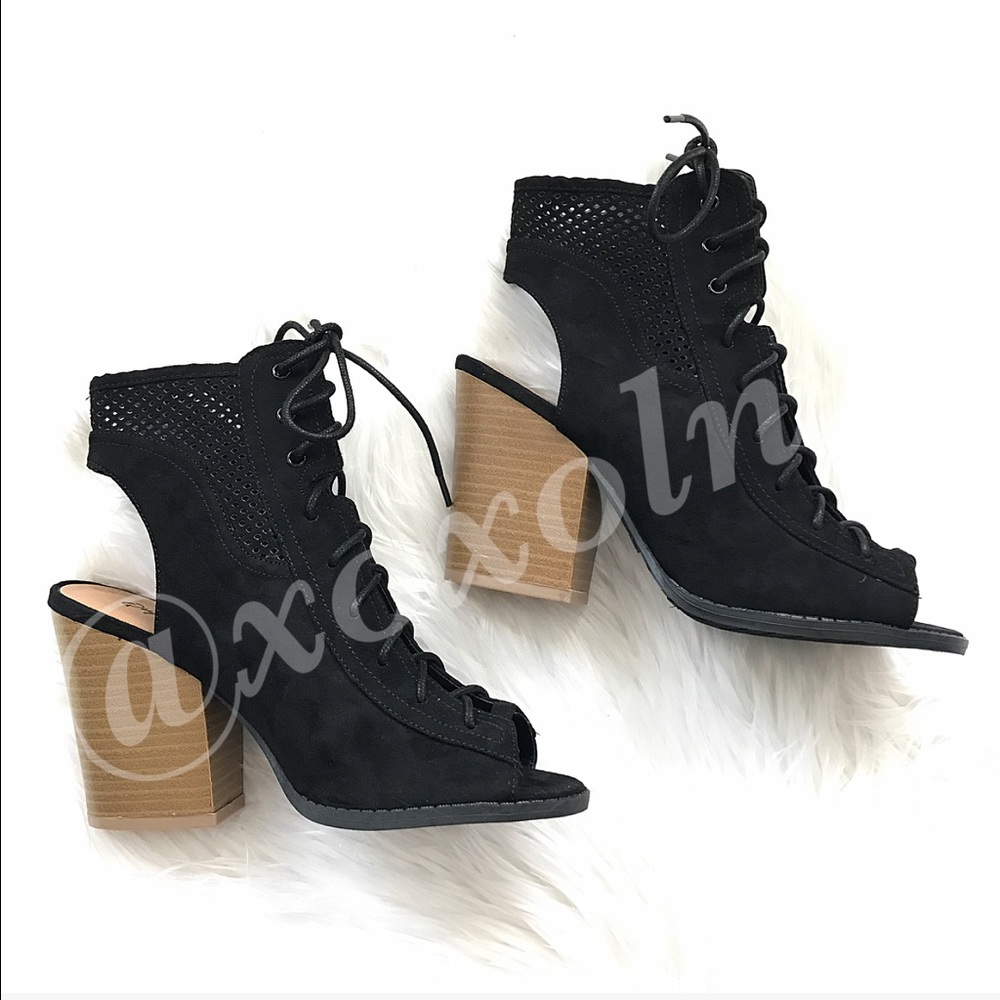 Black peep toe booties - Picture 5 of 8