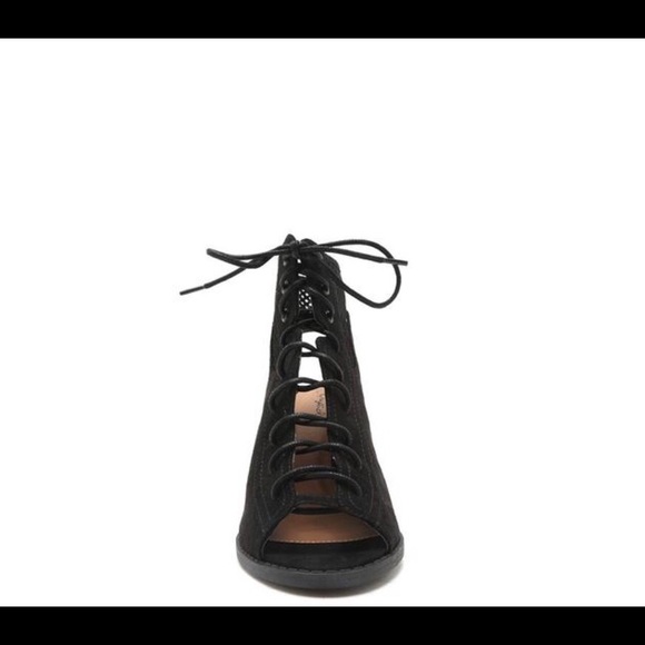 Black peep toe booties - Picture 3 of 8