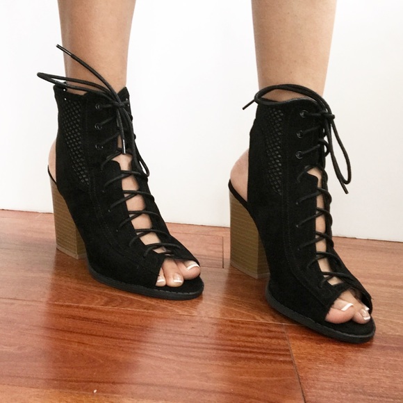 Black peep toe booties - Picture 6 of 8