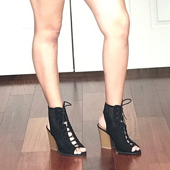 Black peep toe booties - Picture 7 of 8
