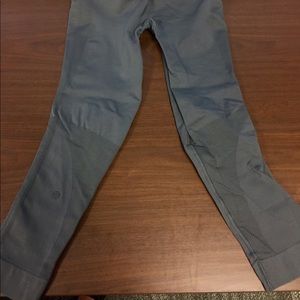 Lululemon cropped leggings size 6 never worn
