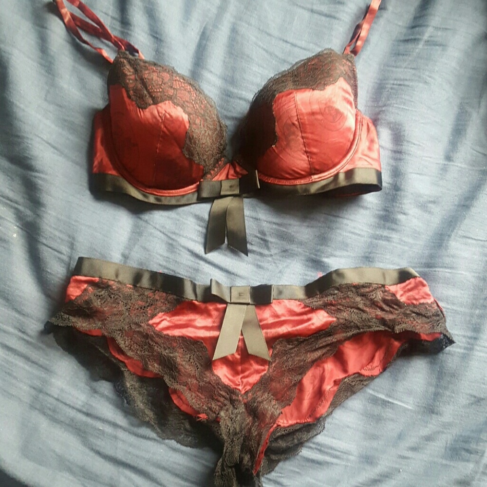 Silk bra and panty set 34D S