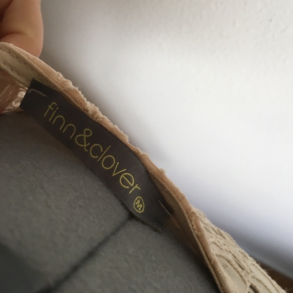 Finn & Clover Sleeveless Lace Too - Picture 4 of 6