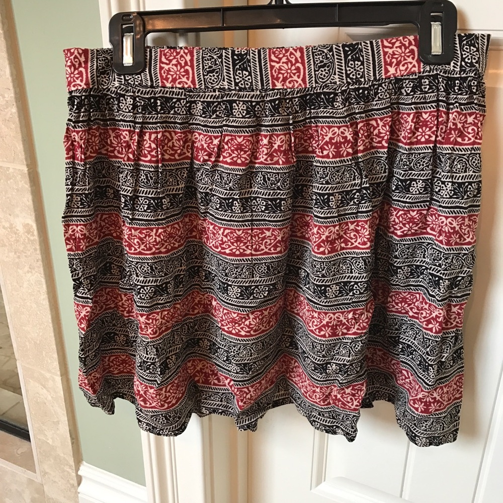 Forever 21 skirt size Large, never worn