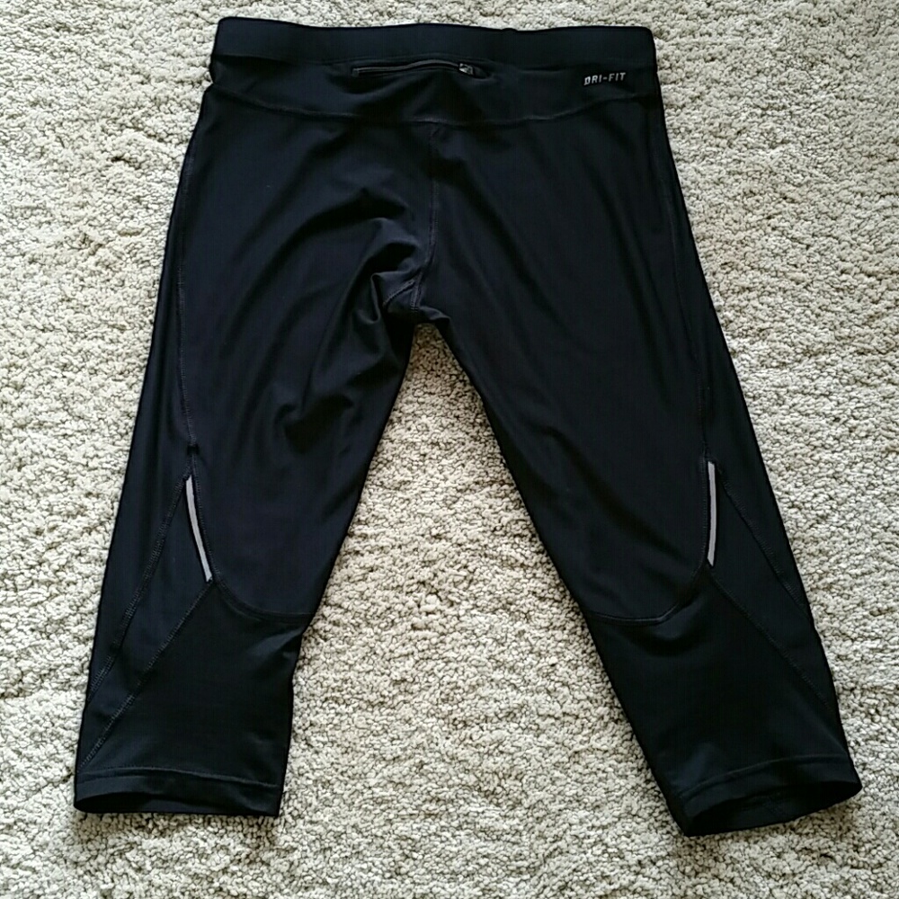 Nike crop size M