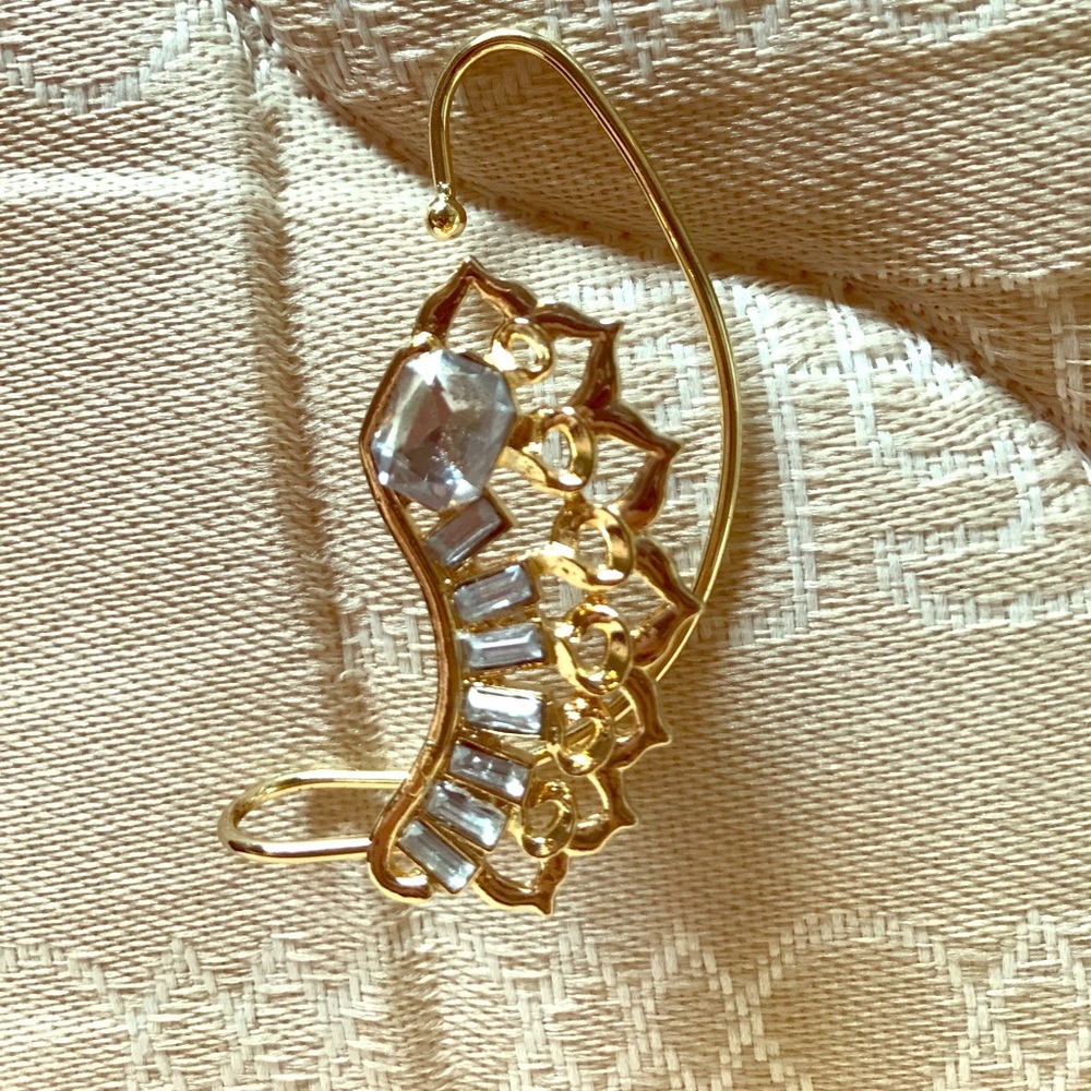Gold ear cuff