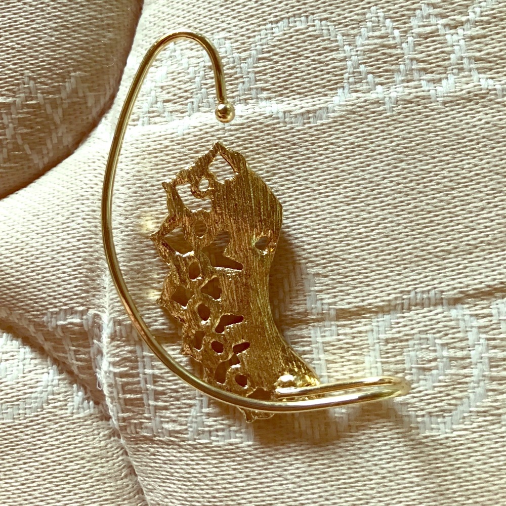 Gold ear cuff - Picture 2 of 2