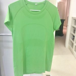 Kelly Green Lululemon Swiftly top size 10