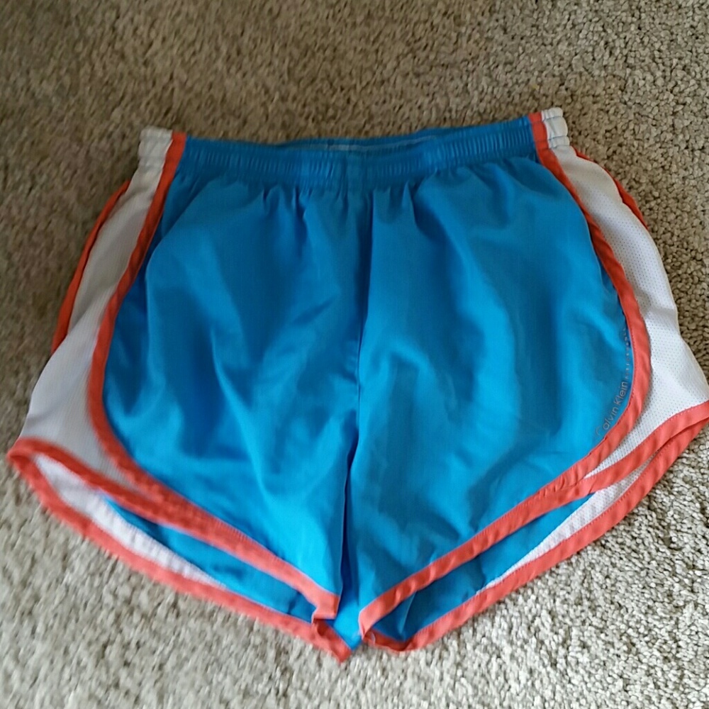 Calvin Klein short size XS
