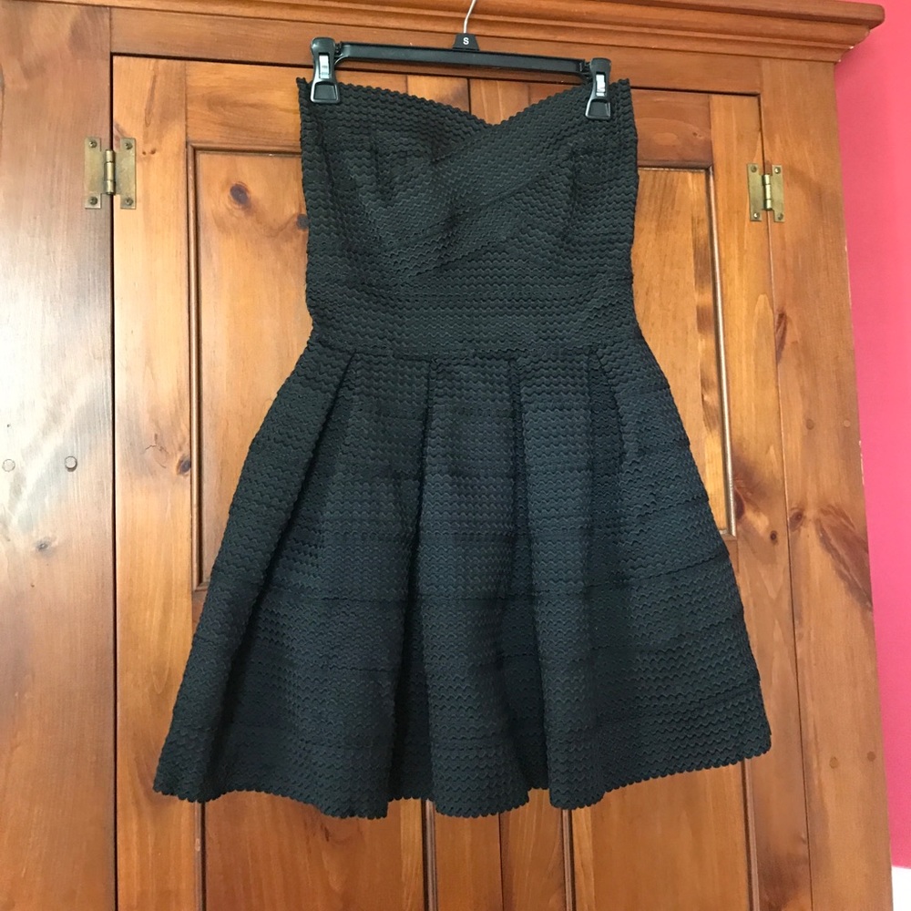 Cute strapless black dress