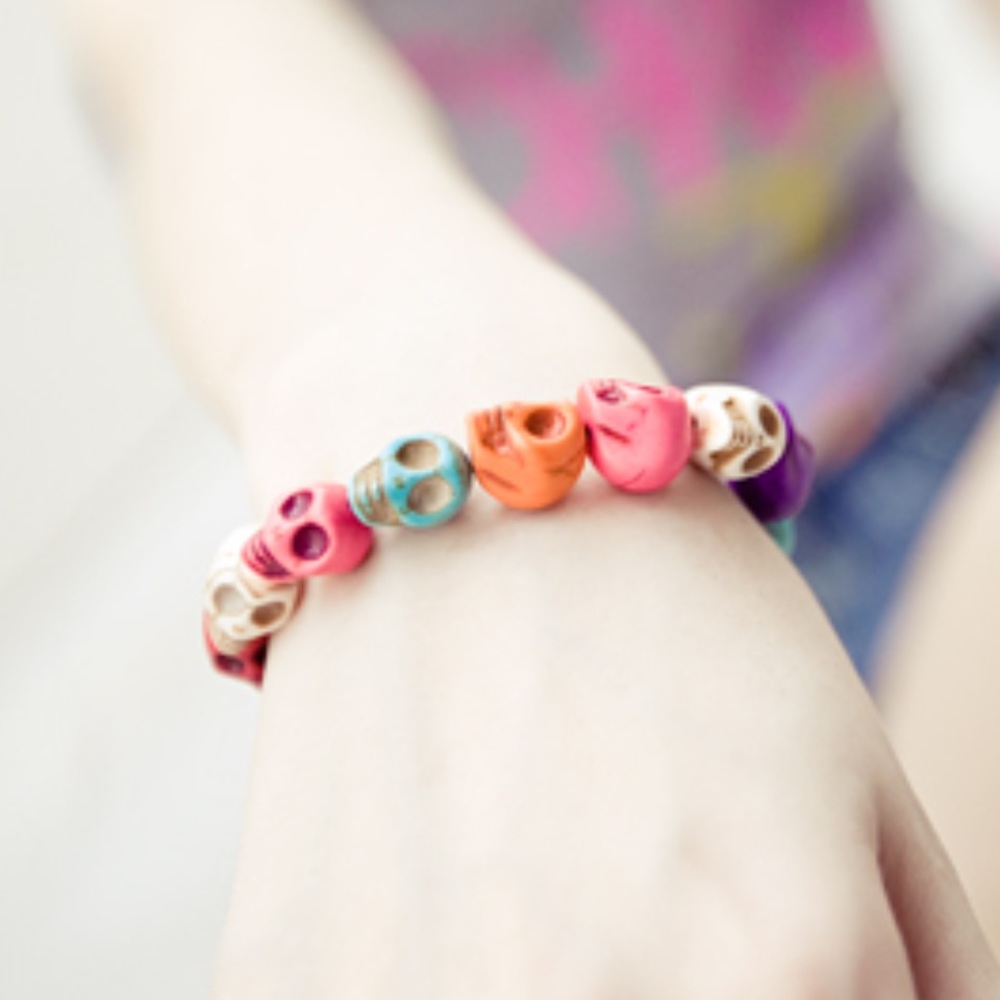 Beautiful genuine marble stone  skull bracelet