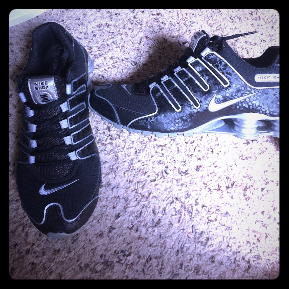 Size 10 Nike Shox