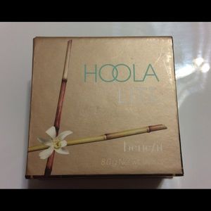 Benefit Hoola Lite Matte Bronzer