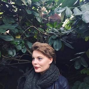 Meet your Posher, Caroline