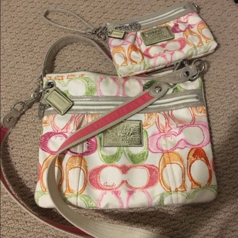 Like new Coach purse & matching wristlet/wallet