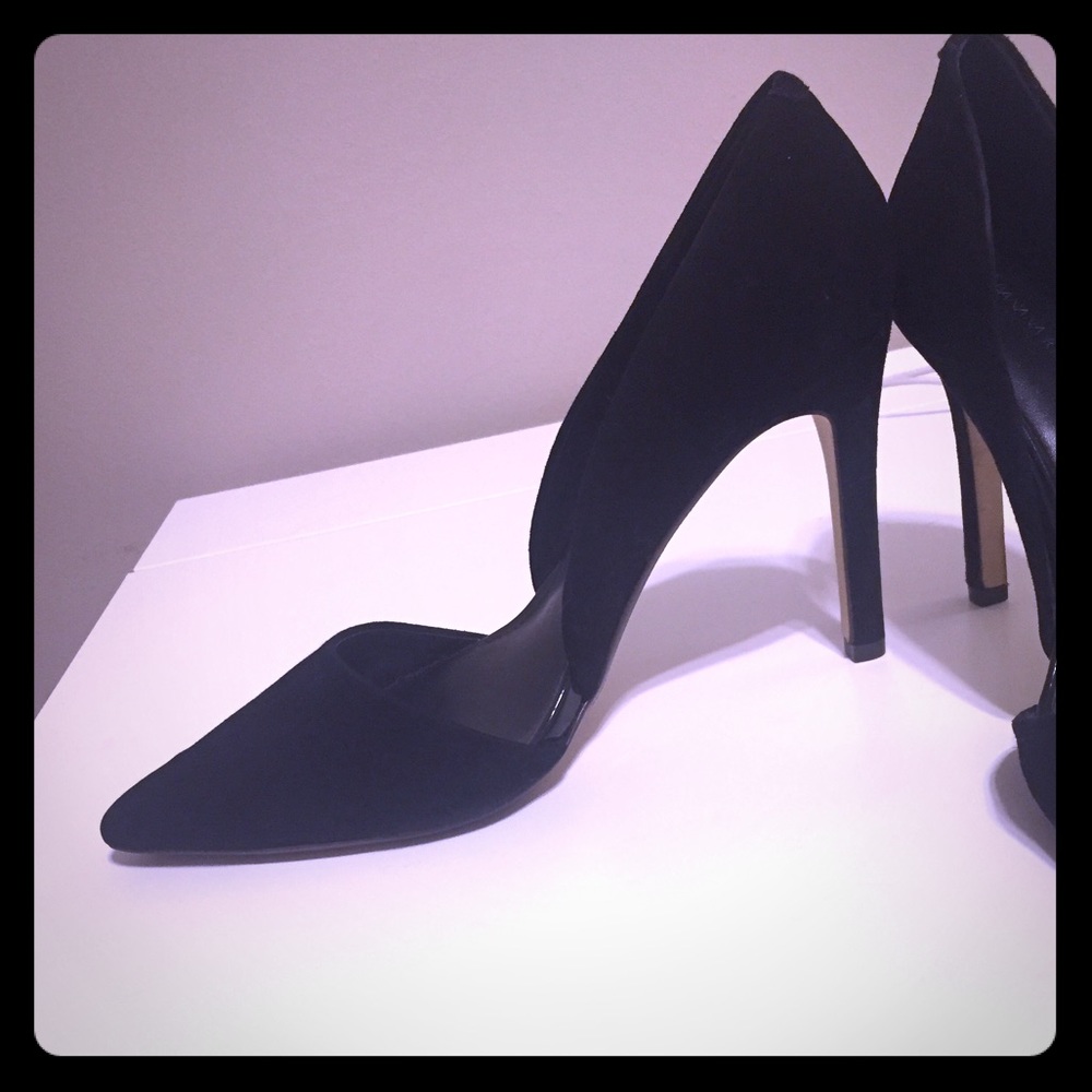Banana Republic black pumps