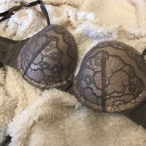Wacoal Lace Padded Push-up Bra INTIMATES SALE