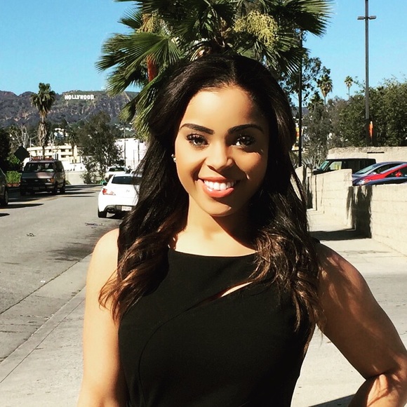 Meet your Posher, Ciara - Picture 1 of 1