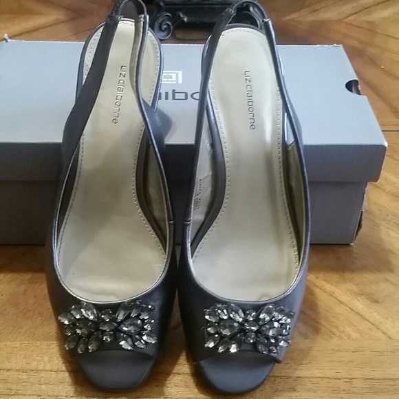 Dress Shoes - Picture 2 of 5