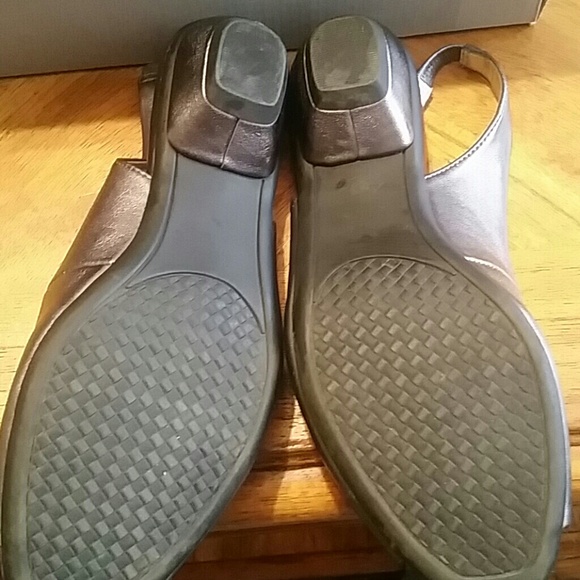 Dress Shoes - Picture 4 of 5