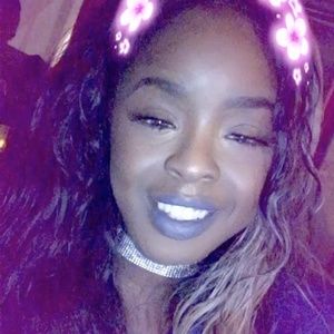 Meet your Posher, Thalia