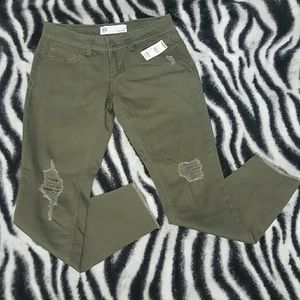 NWT Tilly's RSQ Baja Ankle Jeans