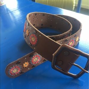 Lucky brand embroidered belt size medium