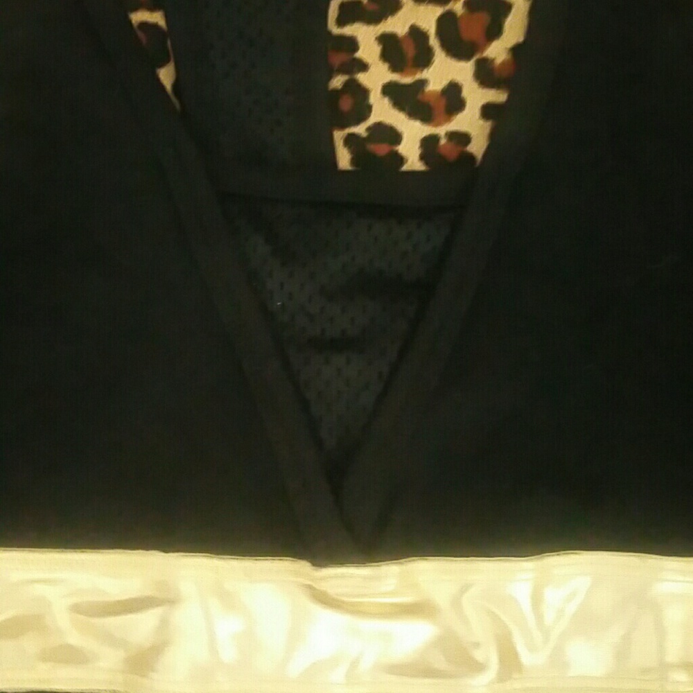 Bebe Sport Gold Foil/Black Workout Tank NWOT - Picture 2 of 4