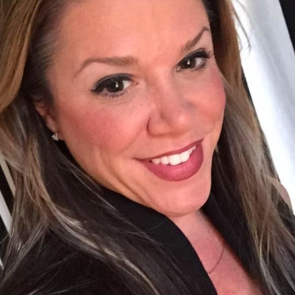 Meet your Posher, Jennifer - Picture 2 of 2