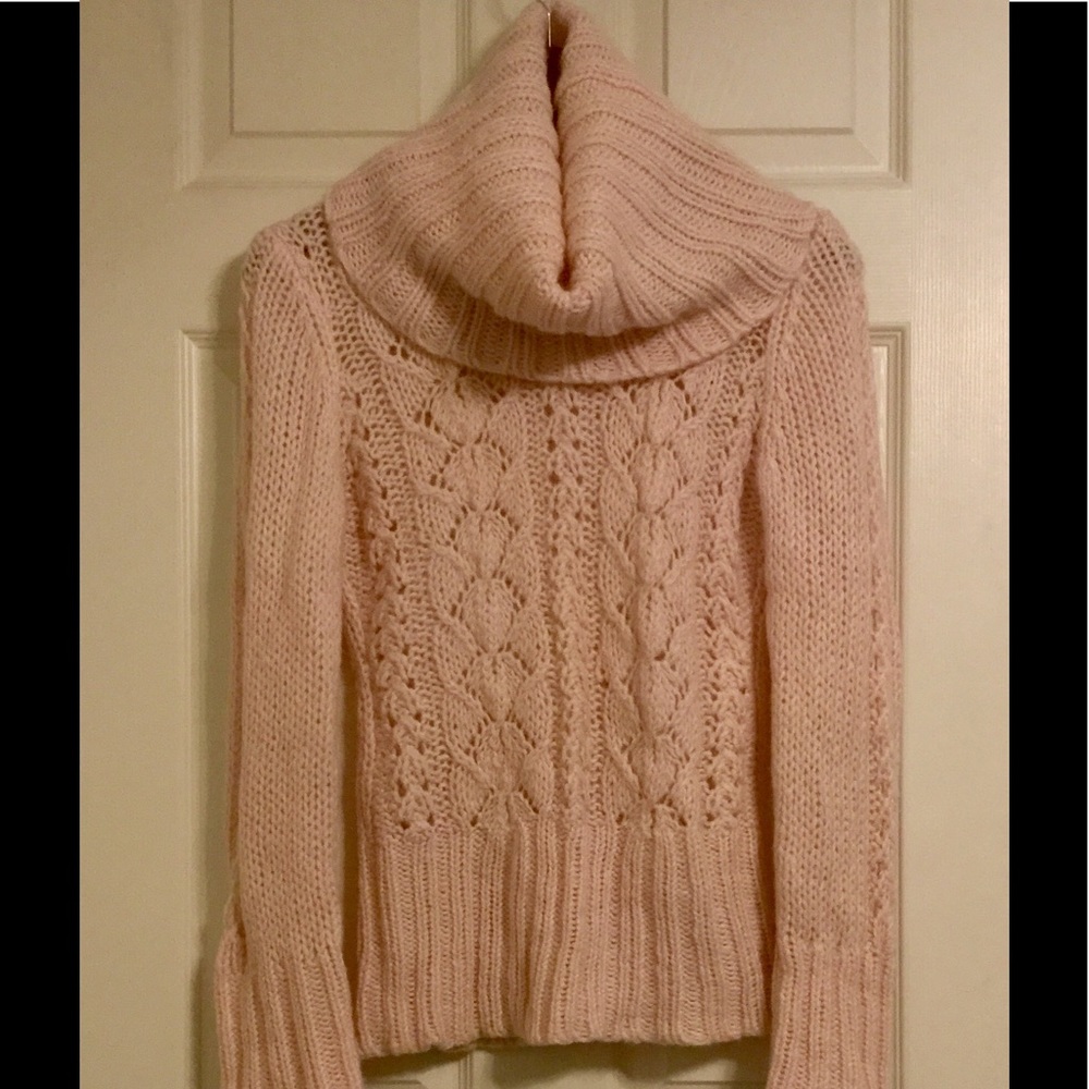💵 Closet Clean Out Sale! 💵 Bebe Pink Sweater