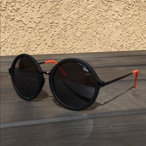 QUAY SUNGLASSES BRAND NEW,slight reflection lense