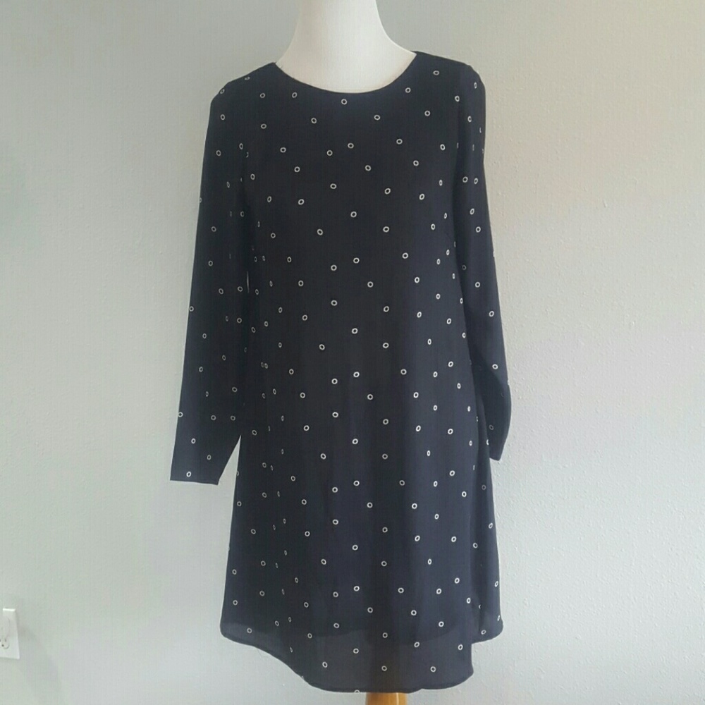 H&M black lined shift dress size 6 medium